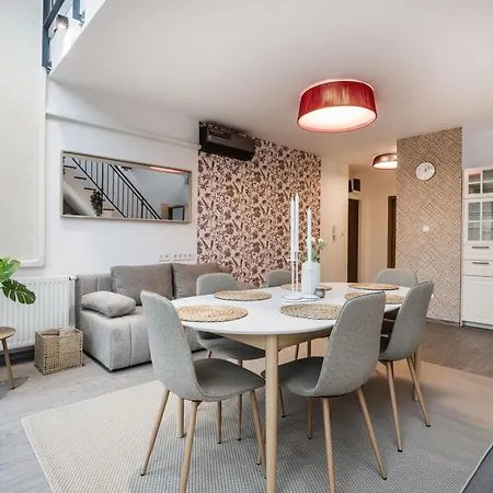 Summit - Penthouse With Parking For Two Apartmán *