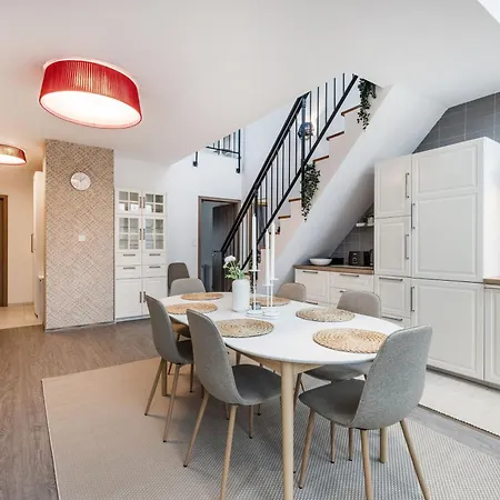 Apartamento Summit - Penthouse With Parking For Two Budapest