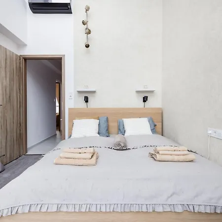 Summit - Penthouse With Parking For Two * ブダペスト