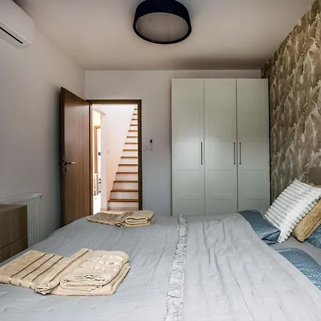 Summit - Penthouse With Parking For Two Apartman *