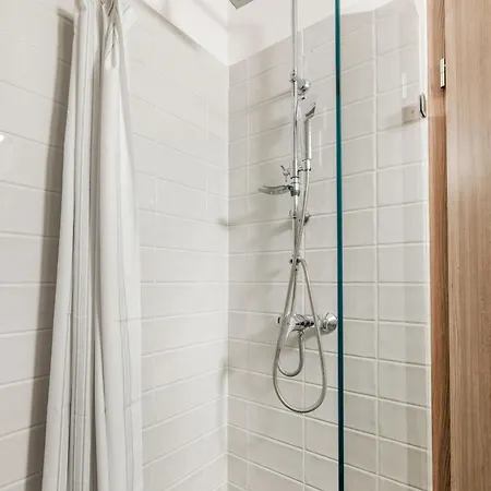 Summit - Penthouse With Parking For Two Apartman Budapest